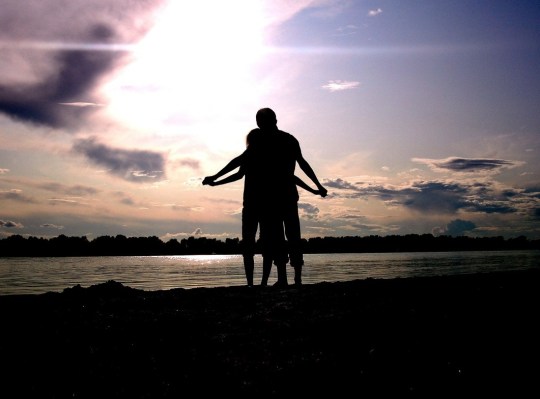 lovers_silhouette-wallpaper-1280x800